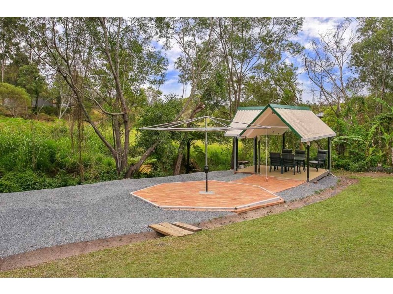 33 Utopia Court, Tallai QLD 4213