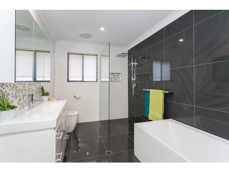 14 Forest Ridge Drive, Bonogin QLD 4213