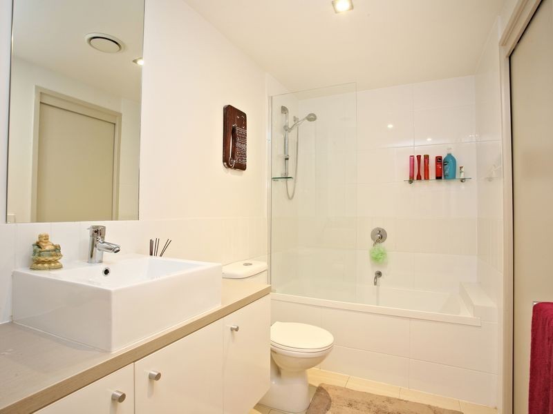 243/147 Laver Drive, Robina QLD 4226