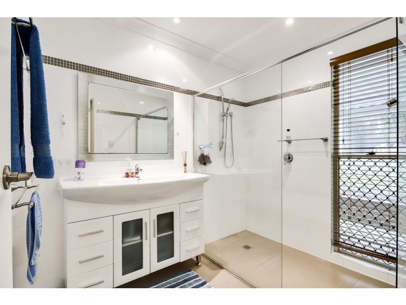 13 Warrambeen Place, Mudgeeraba QLD 4213