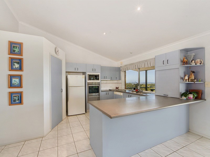 71 Brackenfield Court, Bonogin QLD 4213