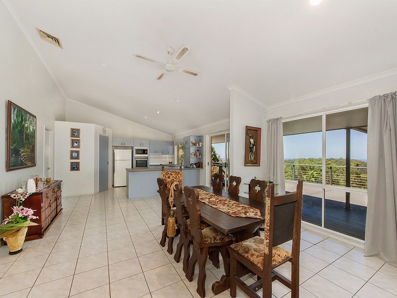 71 Brackenfield Court, Bonogin QLD 4213