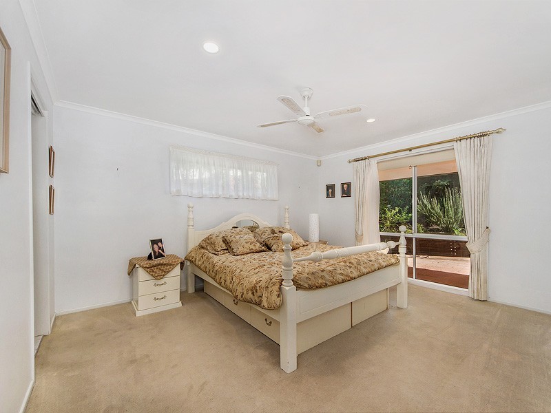 71 Brackenfield Court, Bonogin QLD 4213