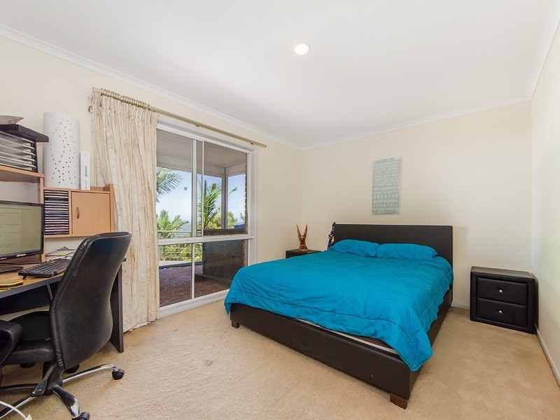 71 Brackenfield Court, Bonogin QLD 4213