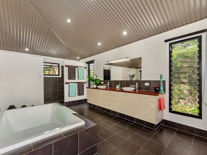 4 Golden Grove Boulevard, Reedy Creek QLD 4227