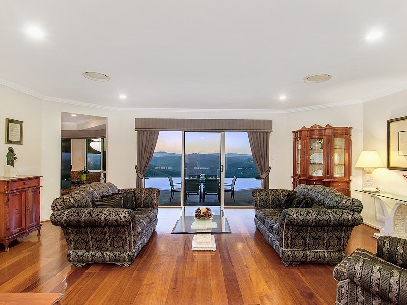 50 Chesterfield Drive, Bonogin QLD 4213