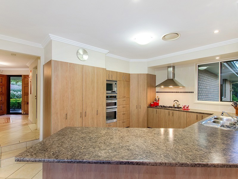 50 Chesterfield Drive, Bonogin QLD 4213