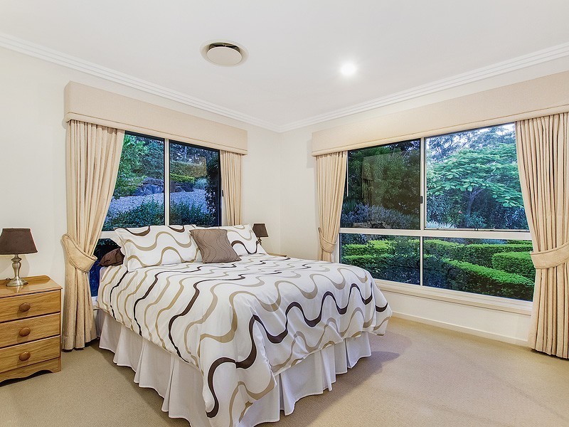 50 Chesterfield Drive, Bonogin QLD 4213