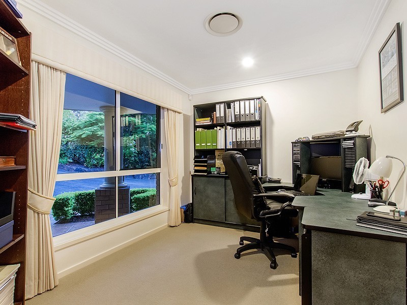 50 Chesterfield Drive, Bonogin QLD 4213