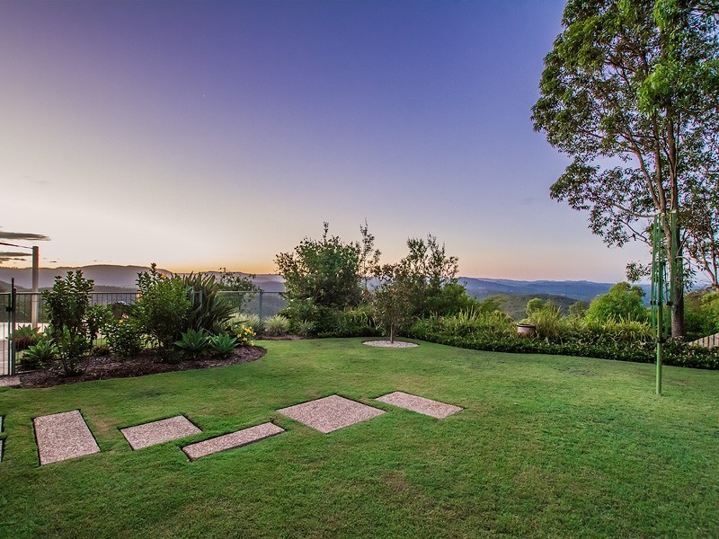 50 Chesterfield Drive, Bonogin QLD 4213