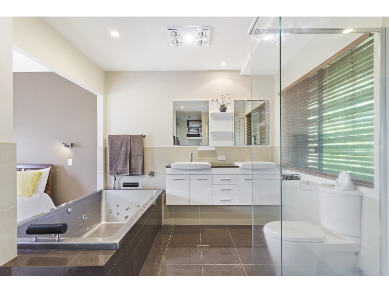 31 Summerhill Court, Mudgeeraba QLD 4213