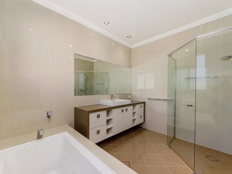 14 Southern Skies Avenue, Reedy Creek QLD 4227