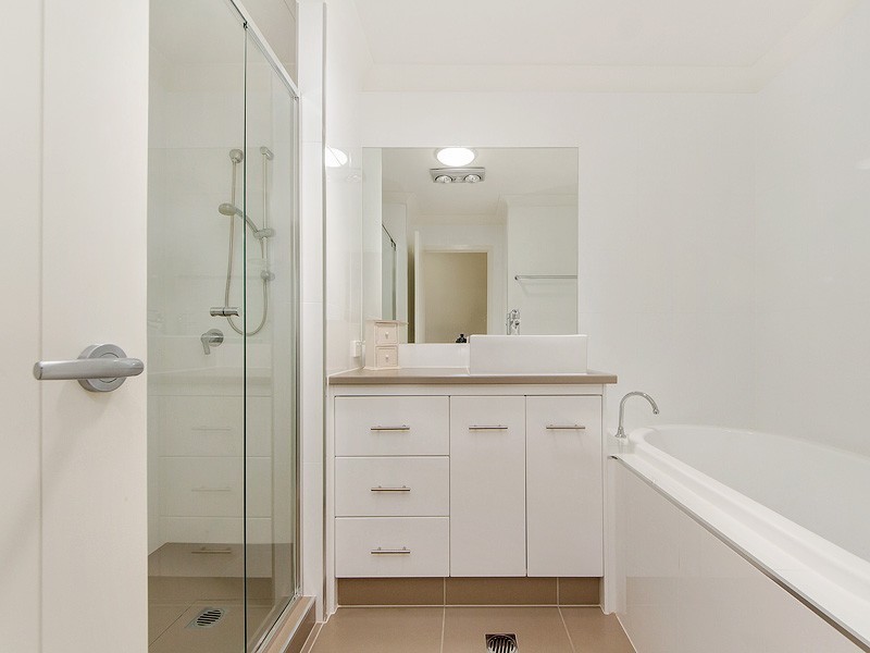 13 Golden Grove Boulevard, Reedy Creek QLD 4227