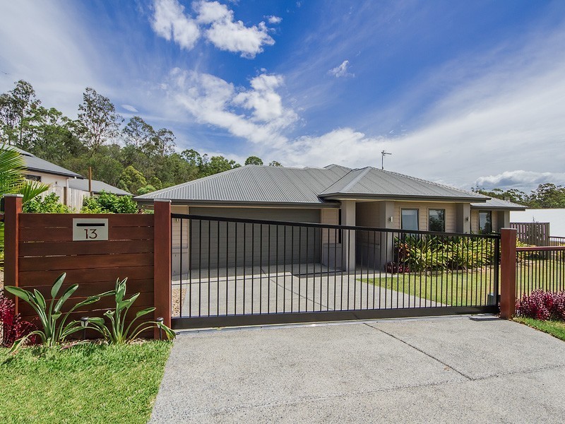 13 Golden Grove Boulevard, Reedy Creek QLD 4227