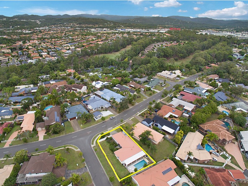 150 Glen Eagles Drive, Robina QLD 4226