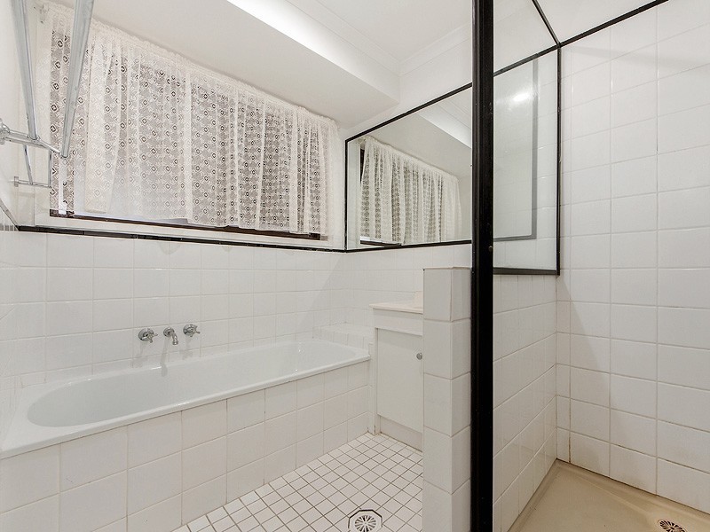 1/5 Wirth Terrace, Highland Park QLD 4211