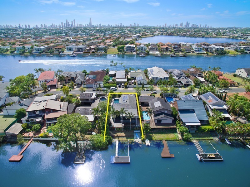 7 Witt Avenue, Carrara QLD 4211