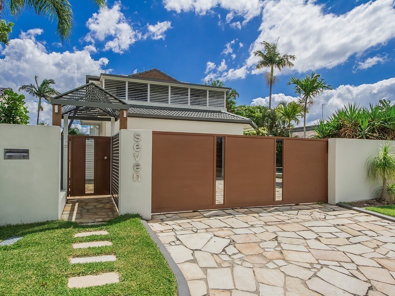 7 Witt Avenue, Carrara QLD 4211