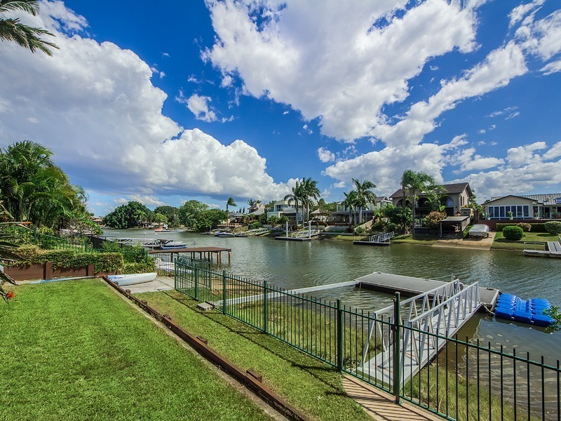 7 Witt Avenue, Carrara QLD 4211