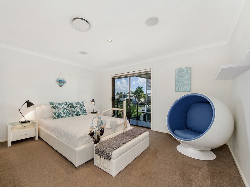 7 Witt Avenue, Carrara QLD 4211