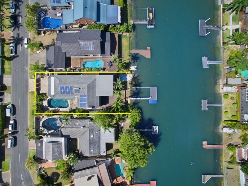 7 Witt Avenue, Carrara QLD 4211