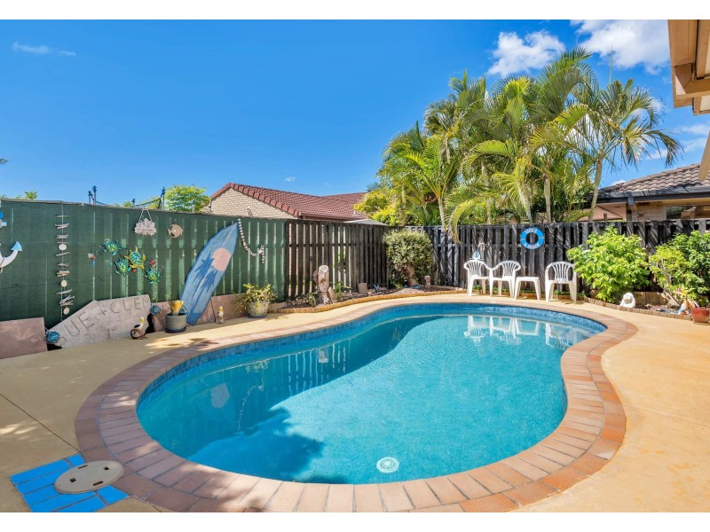 6 Montezuma Drive, Burleigh Waters QLD 4220
