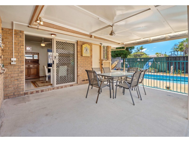 6 Montezuma Drive, Burleigh Waters QLD 4220