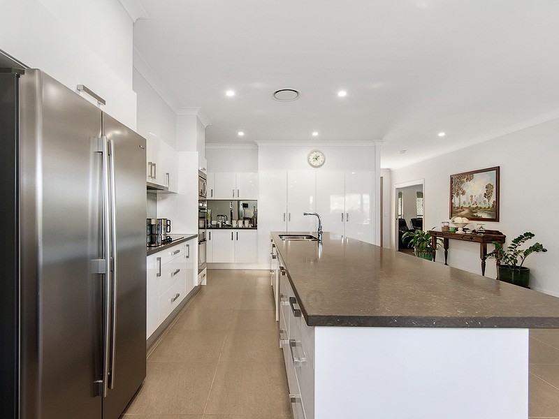 16 Panorama Drive, Reedy Creek QLD 4227