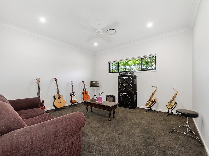 16 Panorama Drive, Reedy Creek QLD 4227