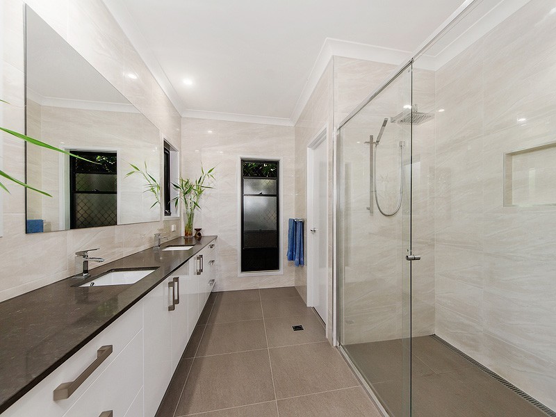 16 Panorama Drive, Reedy Creek QLD 4227