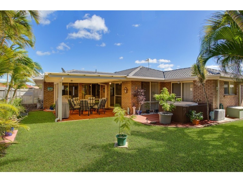 37 Warbler Parade, Varsity Lakes QLD 4227