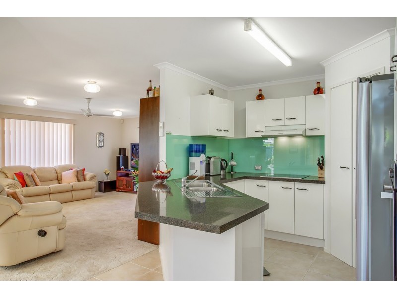 37 Warbler Parade, Varsity Lakes QLD 4227