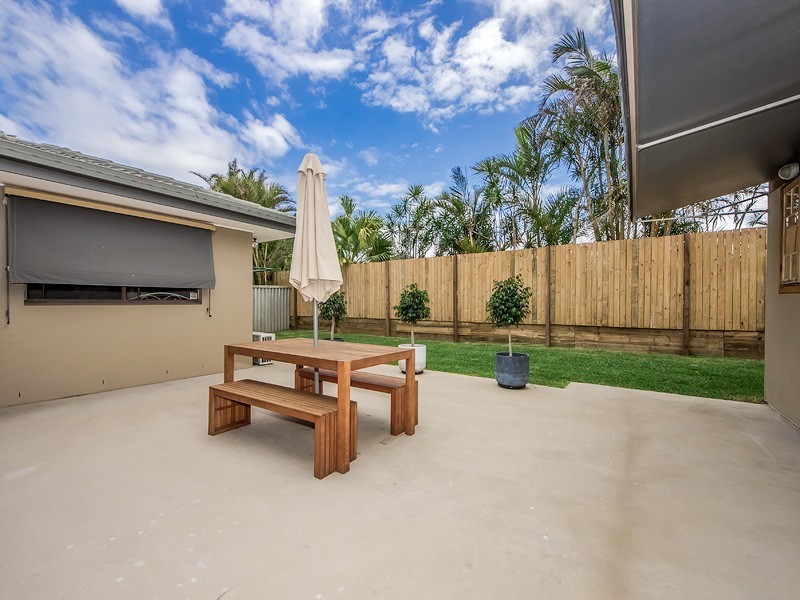 11 Mallawa Drive, Palm Beach QLD 4221