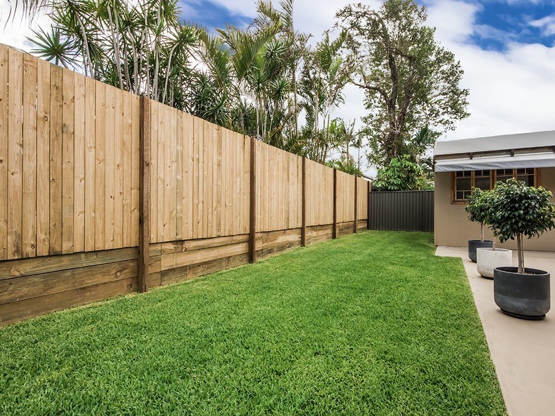 11 Mallawa Drive, Palm Beach QLD 4221