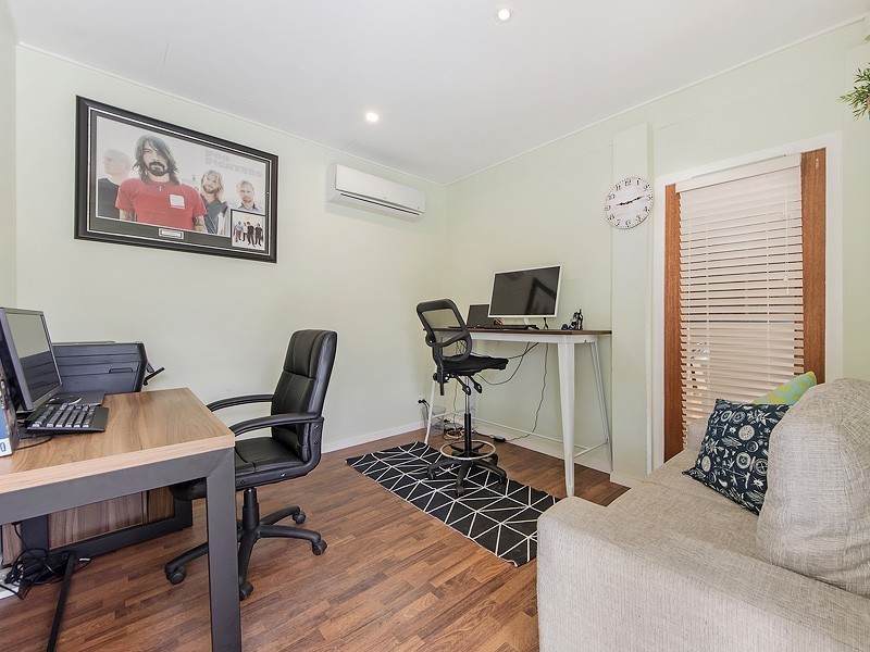 11 Mallawa Drive, Palm Beach QLD 4221