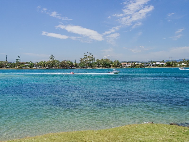 11 Mallawa Drive, Palm Beach QLD 4221