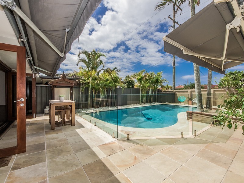 11 Mallawa Drive, Palm Beach QLD 4221