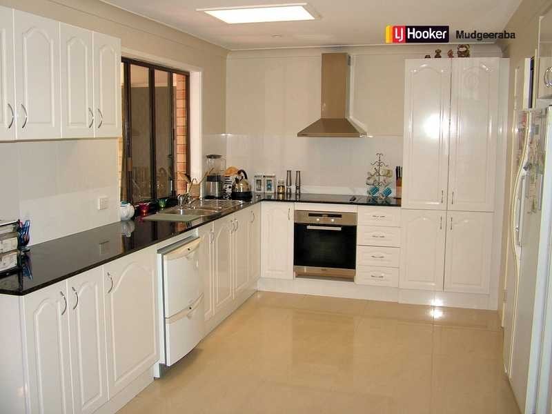 11 Natan Road, Mudgeeraba QLD 4213