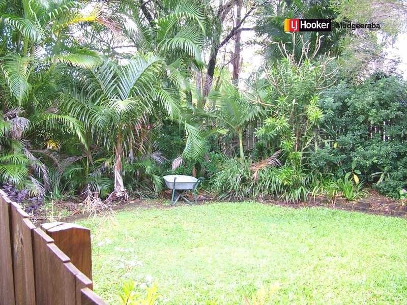 2/42 Village Way, Oxenford QLD 4210