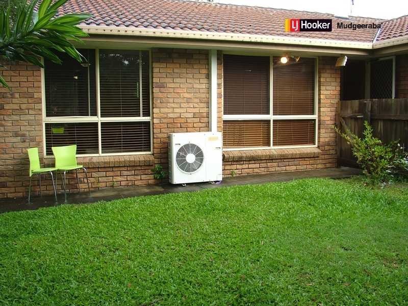 2/42 Village Way, Oxenford QLD 4210