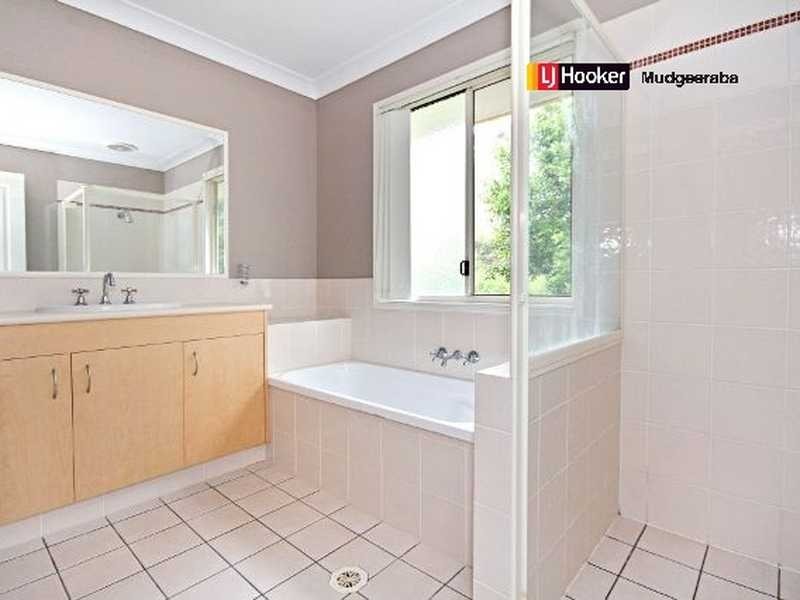 25 Lomatia Court, Bonogin QLD 4213