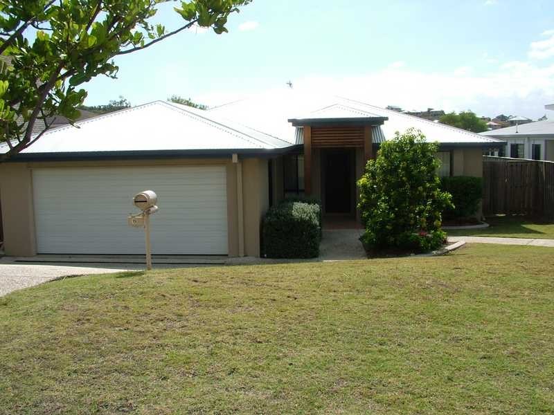 15 Beerwah Street, Pacific Pines QLD 4211