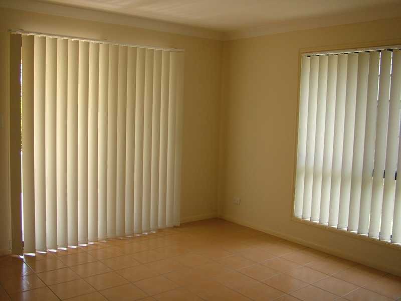 15 Beerwah Street, Pacific Pines QLD 4211