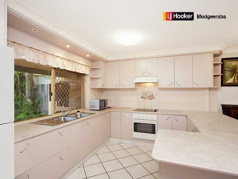 27/469 Pine Ridge Road, Runaway Bay QLD 4216