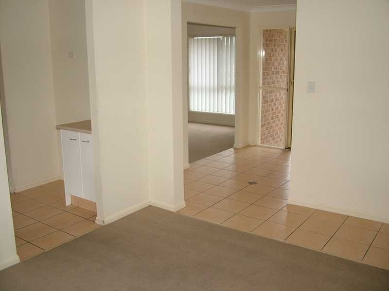 14 Buffalo Cres, Pacific Pines QLD 4211