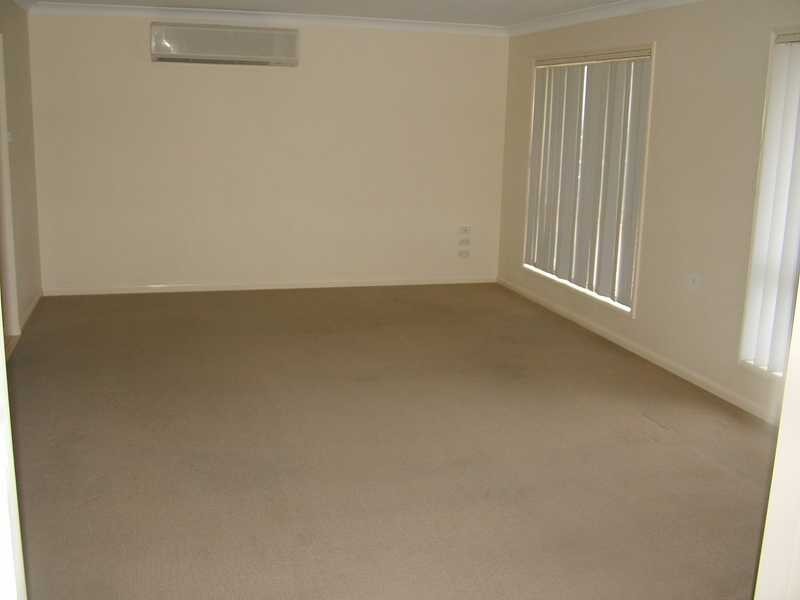 14 Buffalo Cres, Pacific Pines QLD 4211