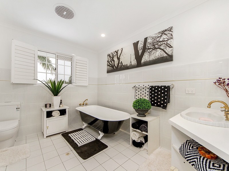 66 Valley Drive, Tallebudgera QLD 4228