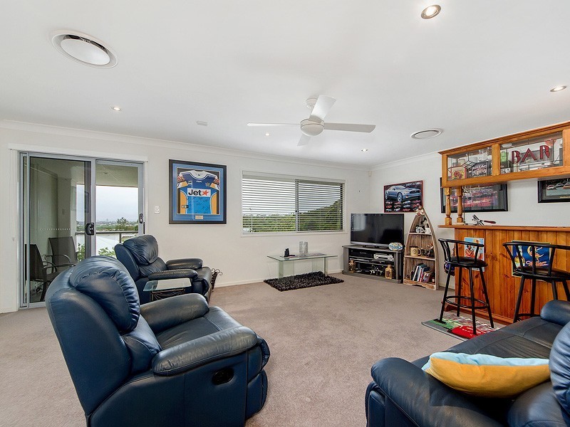 42 Skywatch Circuit, Reedy Creek QLD 4227