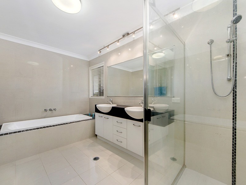 42 Skywatch Circuit, Reedy Creek QLD 4227