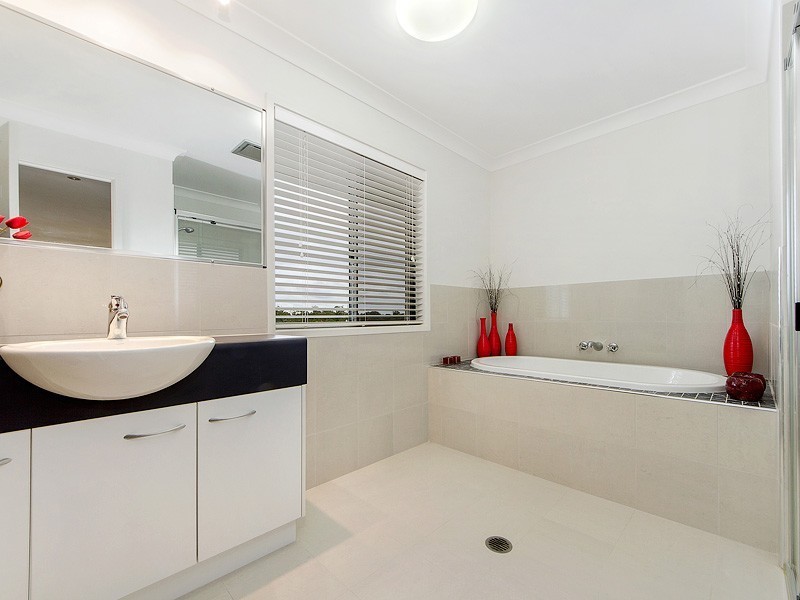 42 Skywatch Circuit, Reedy Creek QLD 4227